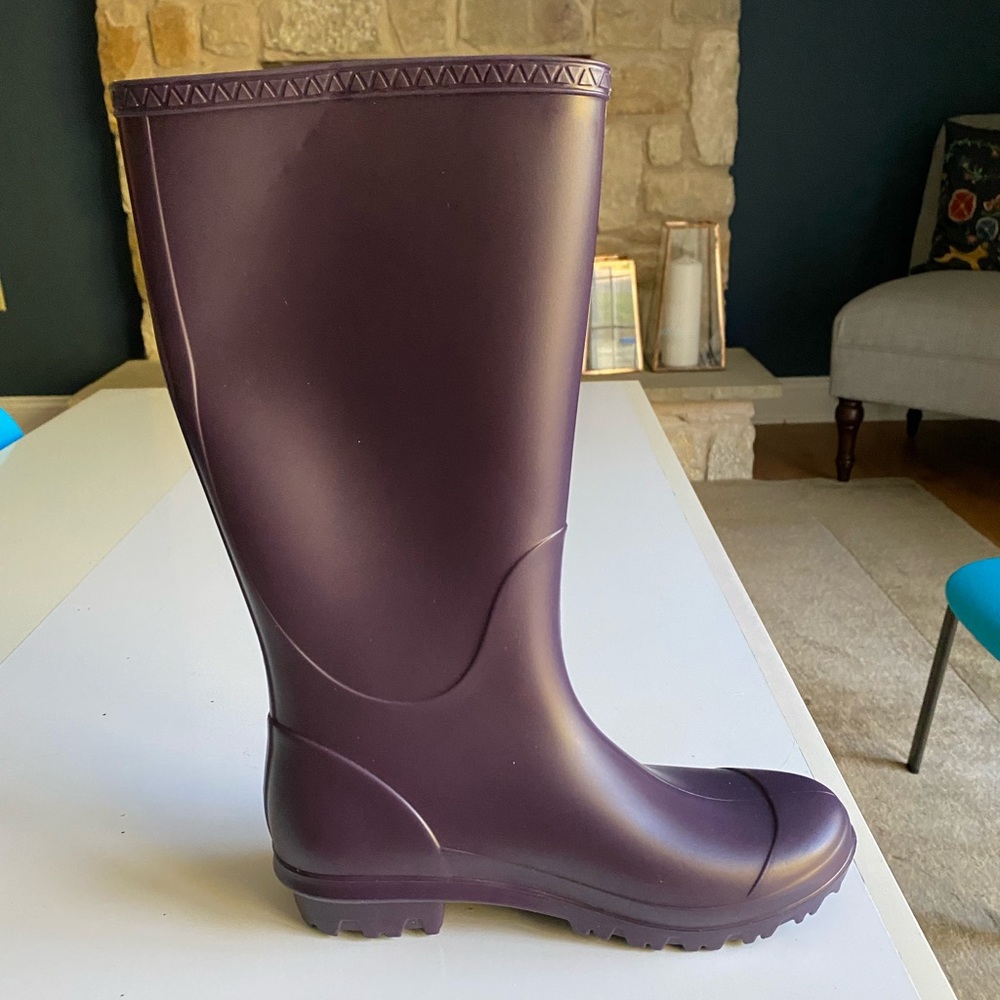 Ugg Boots - New (Without Tags. Never Used). Size … - image 4